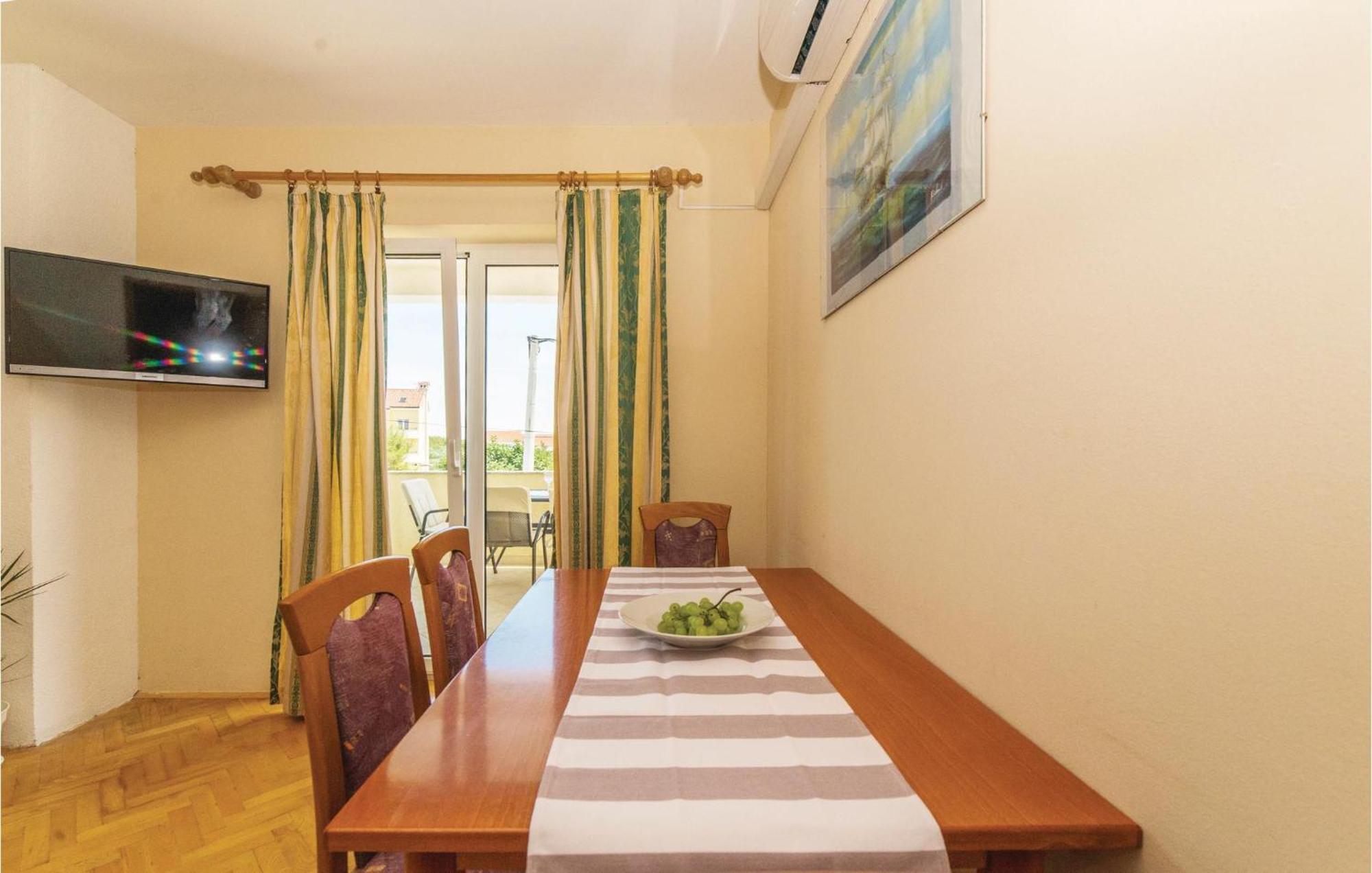 Pet Friendly Apartment In Biograd With Kitchen Biograd Na Moru Eksteriør bilde